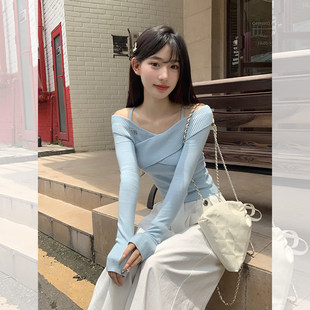 宋正恩蓝色露肩挂脖针织衫女秋冬修身纯欲风设计感毛衣打底衫上衣
