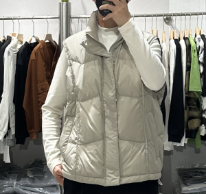 冬季新款男设计感拼接纯色立领羽绒服日系轻便保暖90白鸭绒背心潮