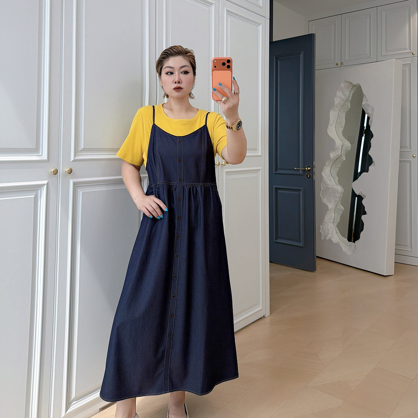 休闲显瘦穿搭大码女装纯色简约t恤200斤胖mm牛仔吊带连衣裙两件套