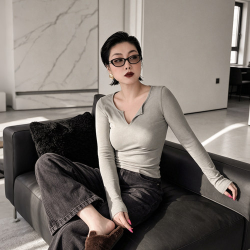 大码女装胖mm小v领长袖t恤