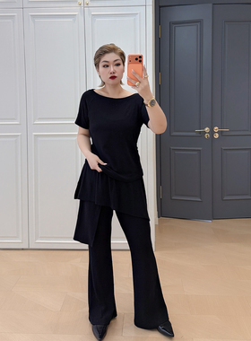 休闲风穿搭大码女装一整套200斤胖mm短袖t恤屁帘微喇裤黑色两件套