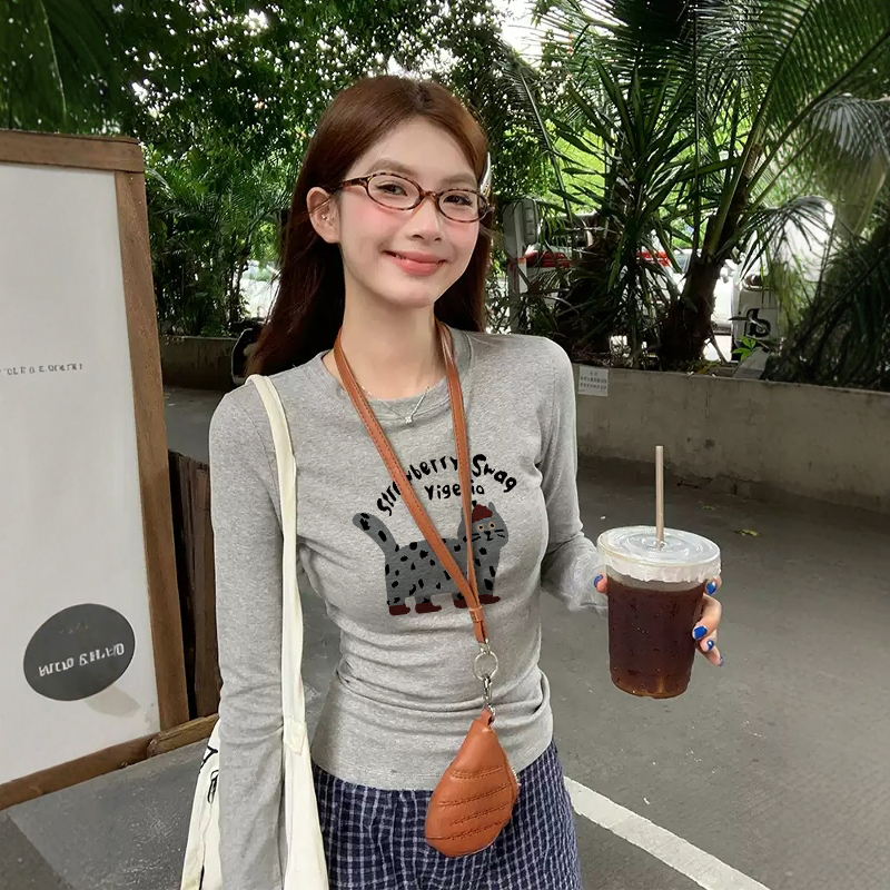 韩系卡通猫咪印花正肩长袖T恤女