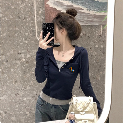 法式假两件纽扣V领连帽长袖T恤女