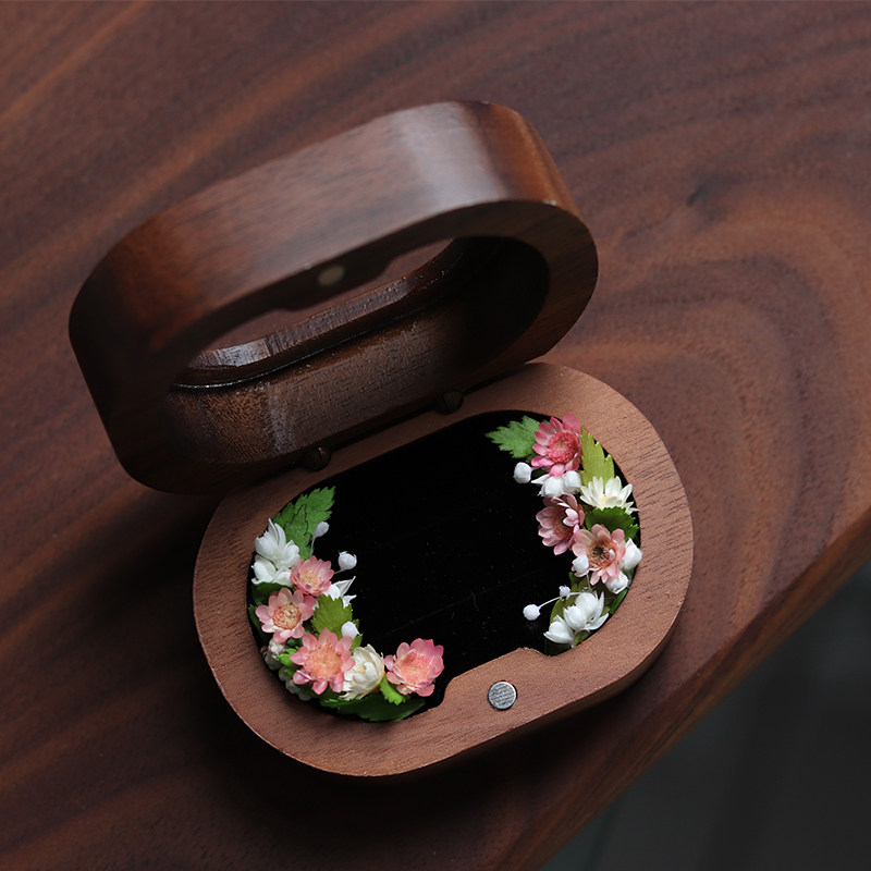 森系永生花婚礼对戒盒多巴胺戒指盒戒指交换永生花婚礼仪式戒指盒