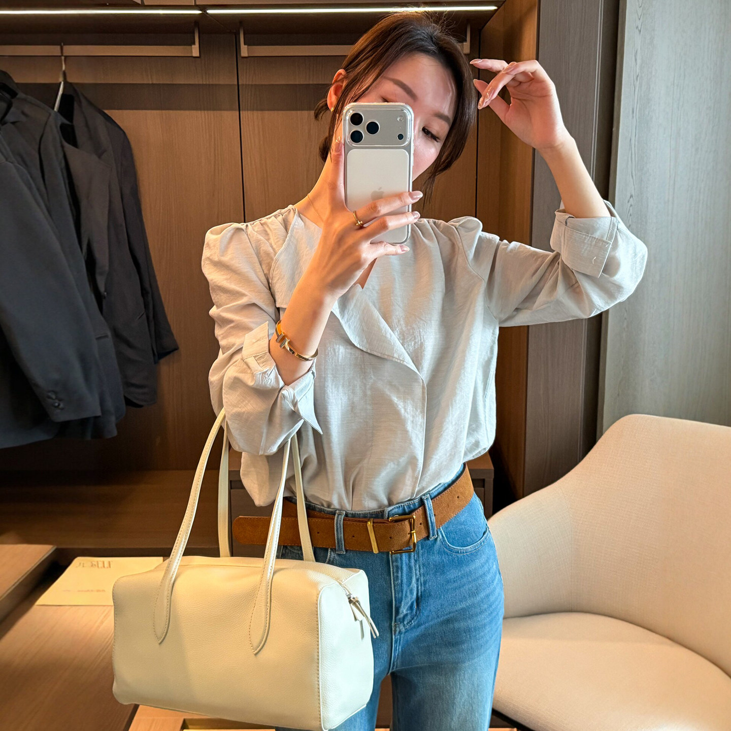 不规则翻领气质衬衫女欧洲站2026春装新款欧货女装时尚洋气上衣潮