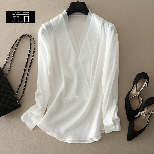 Элегантная шелковая рубашка, V-образный вырез