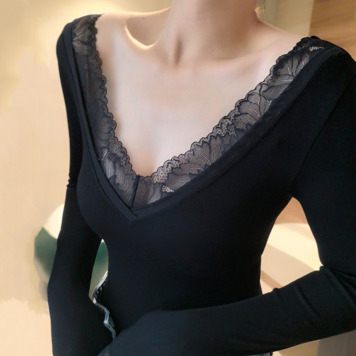 保暖上衣薄女棉毛衫紧身内搭蕾丝大v领低领秋衣女单件打底上衣女