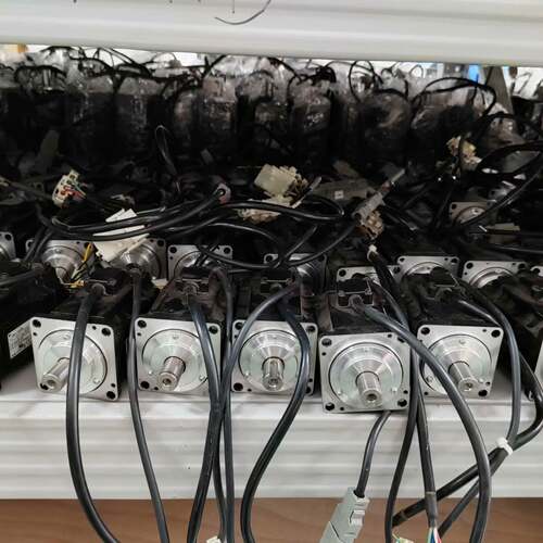 可维修SGMJV-04ADD6S，安川5系伺服电机400w，不带刹议价