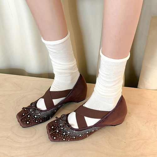 5cm法式猪鼻子水钻玛丽珍单鞋