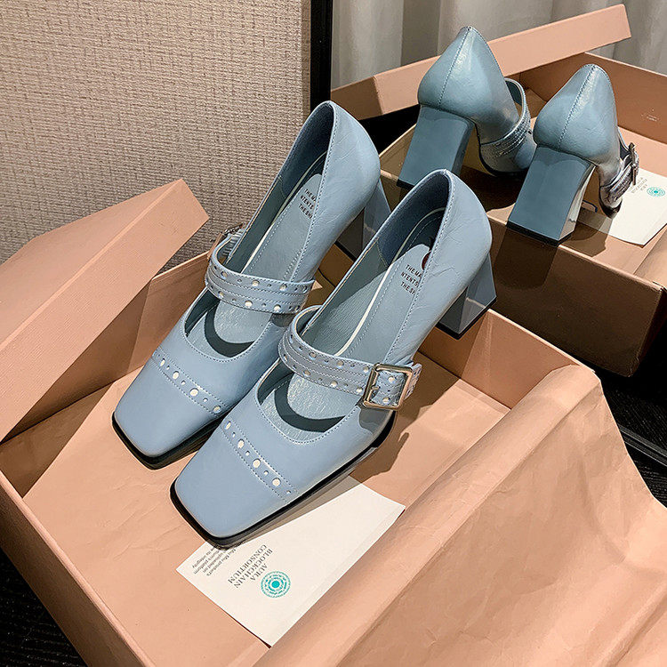 2025新款真皮小众镂空方头粗跟法式玛丽珍鞋气质高跟鞋白色单鞋女