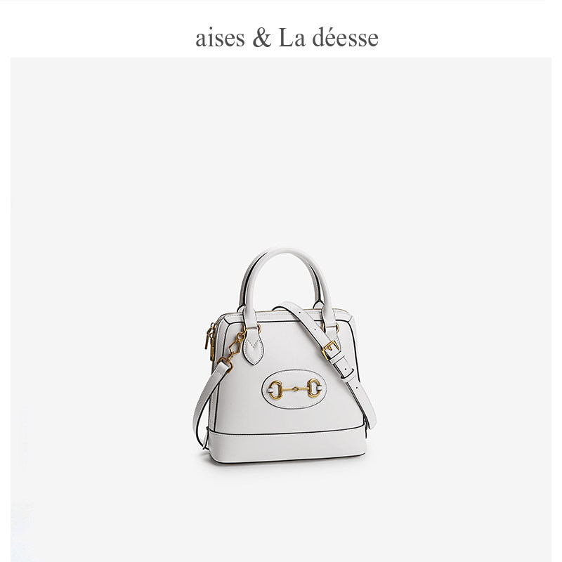 2020新款斜跨手提女包潮流百搭单肩贝壳包质感马衔扣包包