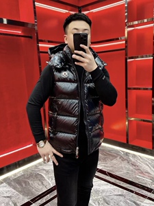 潮男秋冬新款时尚百搭轻奢高品质欧货男士连帽黑色羽绒款马甲外搭