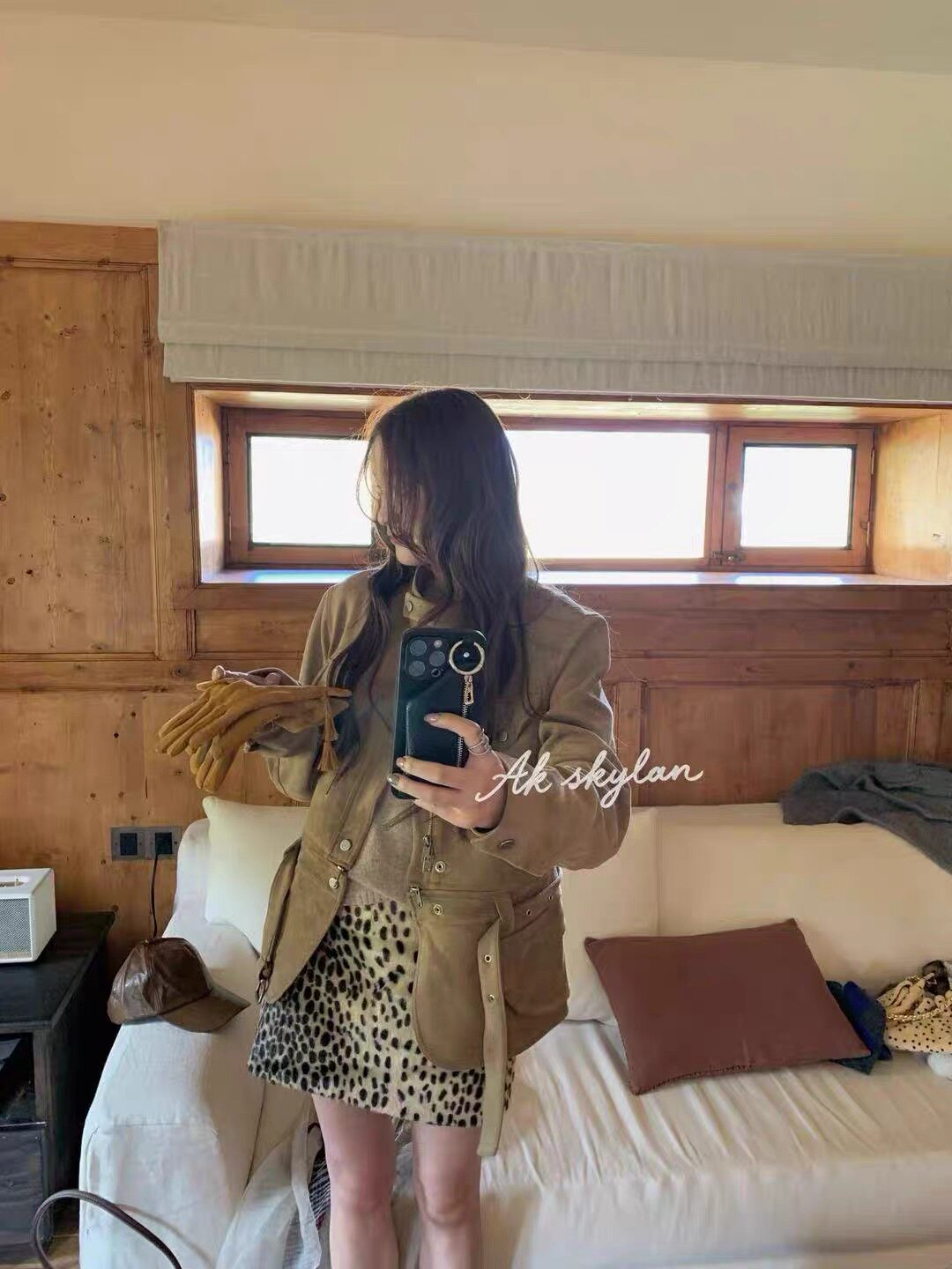 xSKYLANx秋冬新款设计感可拆卸下摆中古风立领麂皮绒工装外套女