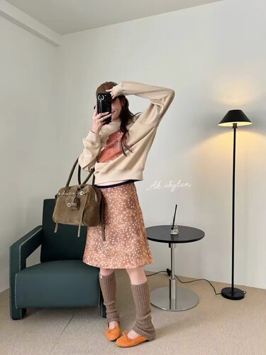 XSKYLANX2026复古设计感印花A字半身裙女秋季宽松显瘦中长款短裙