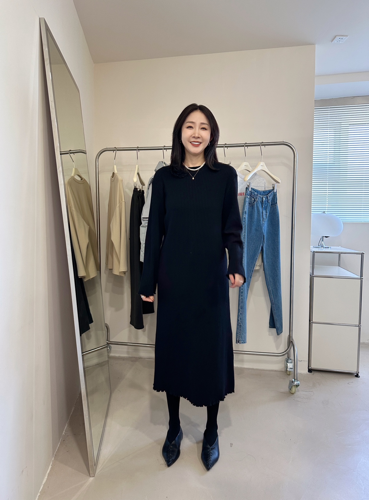 widelia气质百搭连衣裙女2025年秋冬内搭显瘦圆领木耳边过膝长裙