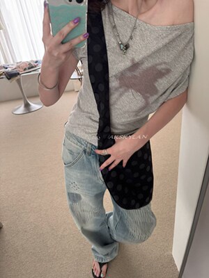 AKSKYLAN韩系设计感斜肩印花短袖T恤女夏季百搭收腰显瘦短款上衣