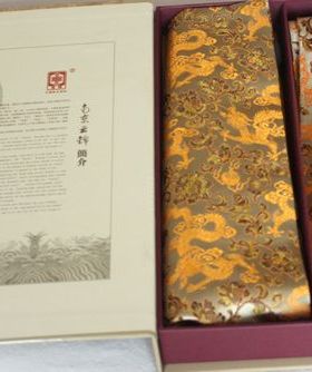 特色南京云锦研究所 吉祥牌云锦 黄色龙纹云锦围巾领带套件现货