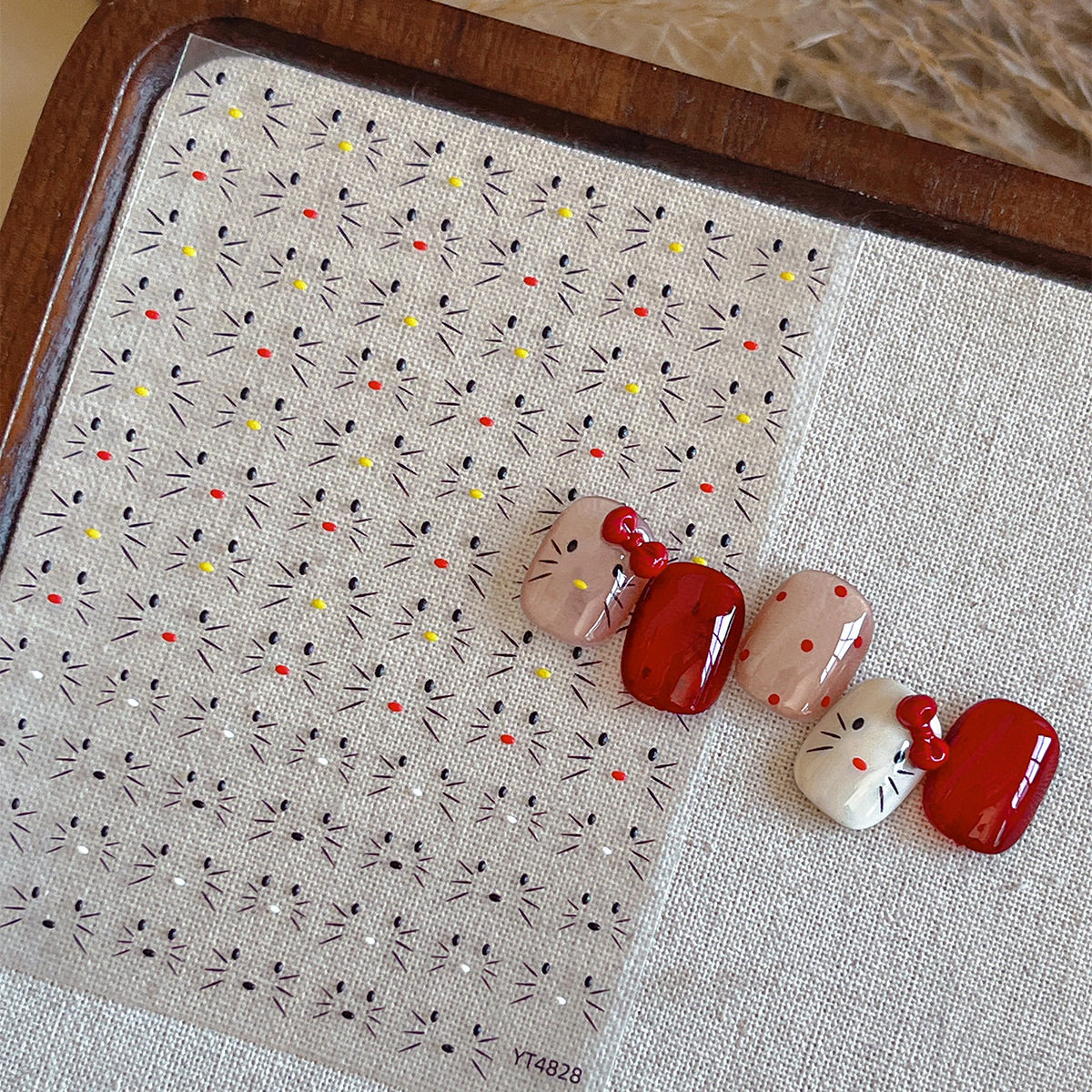 美甲贴纸浮雕卡通脸猫咪贴纸线条可爱带背胶指甲装饰贴美甲饰品,彩妆/香水/美妆工具,美甲工具,淘宝优惠券,粉丝福利购,淘宝优惠卷