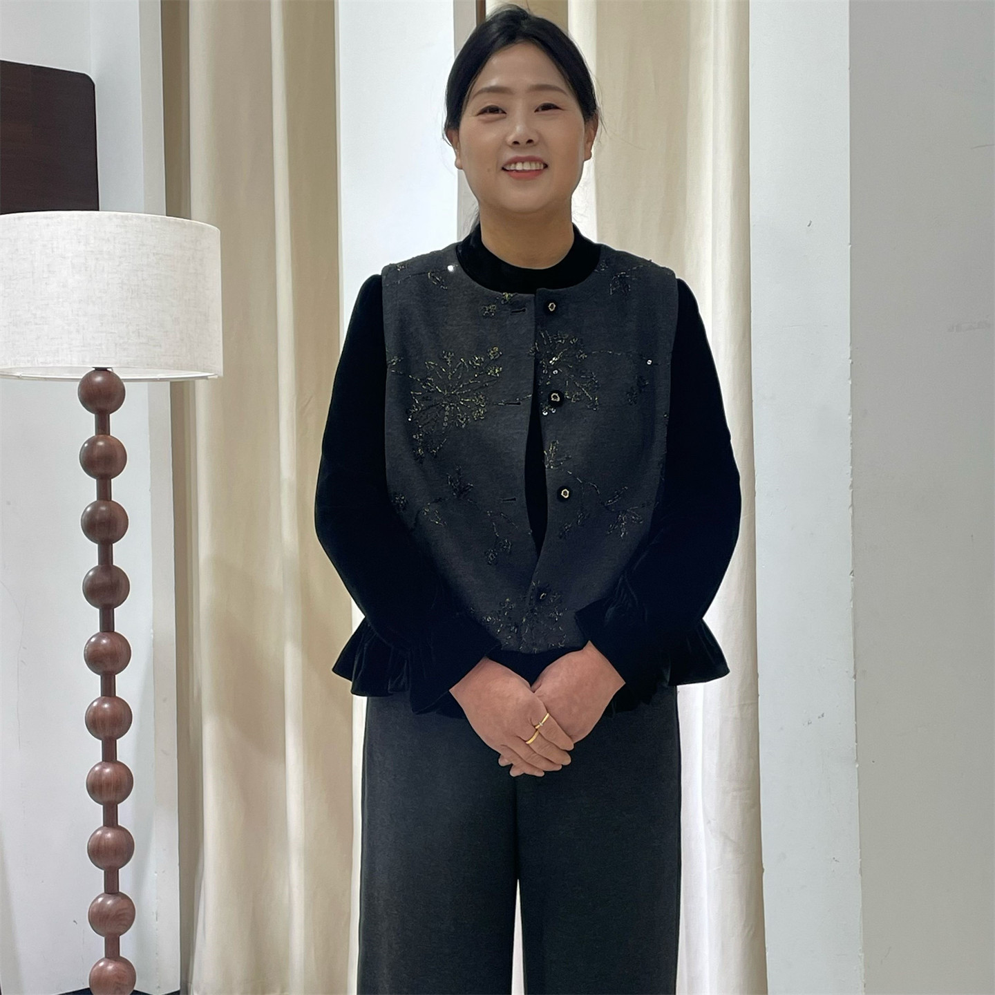 新中式风刺绣马甲套装女中老年妈妈装端庄大气贵夫人三件套