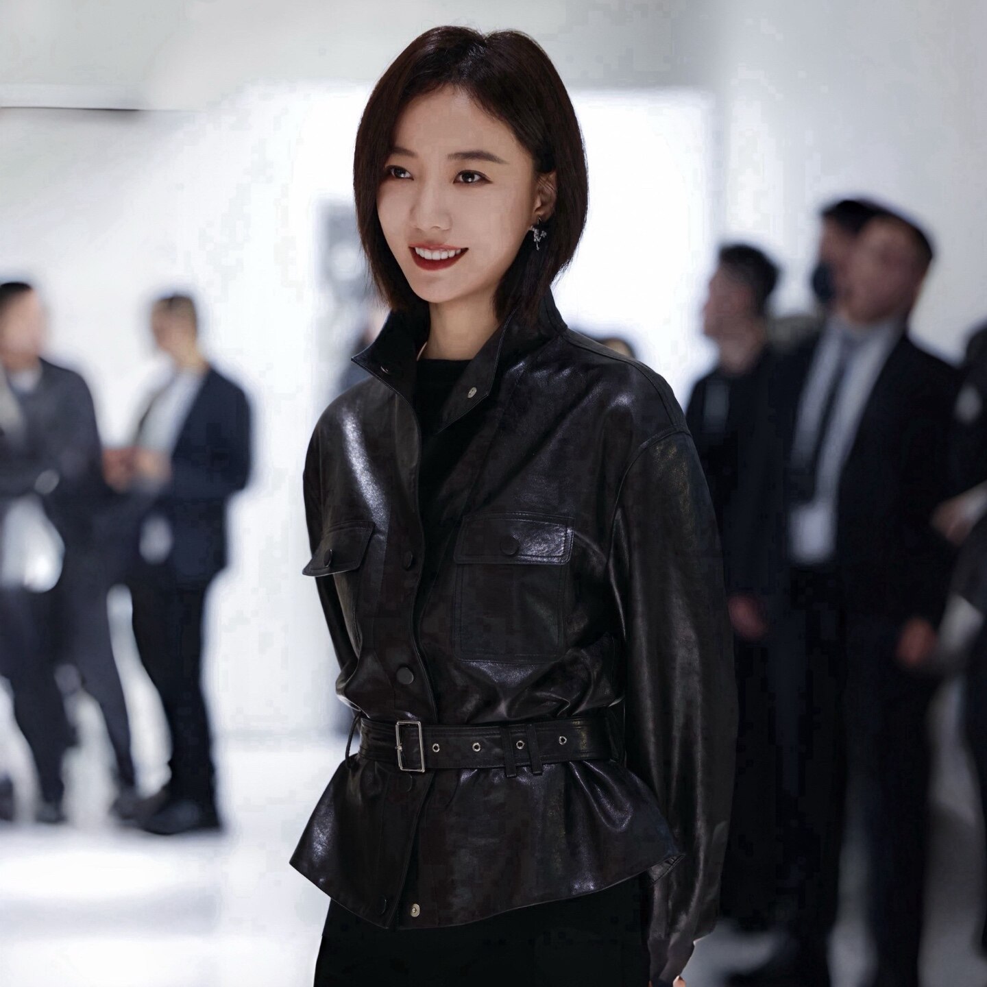 王珞丹明星同款真皮皮衣女2026春立领收腰显瘦绵羊皮夹克通勤外套