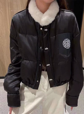 短款水貂毛领羽绒服外套