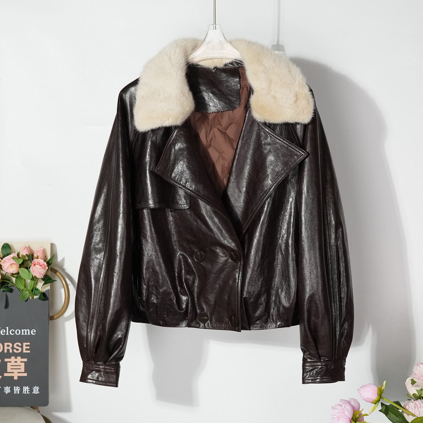 2025冬高级水貂毛领真皮羽绒服女冷翠油蜡绵羊皮白鹅绒机车外套