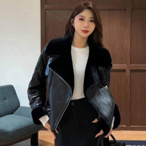 欧货羊羔毛皮毛一体机车外套女拼接油蜡绵羊皮鹅绒真皮羽绒服25冬