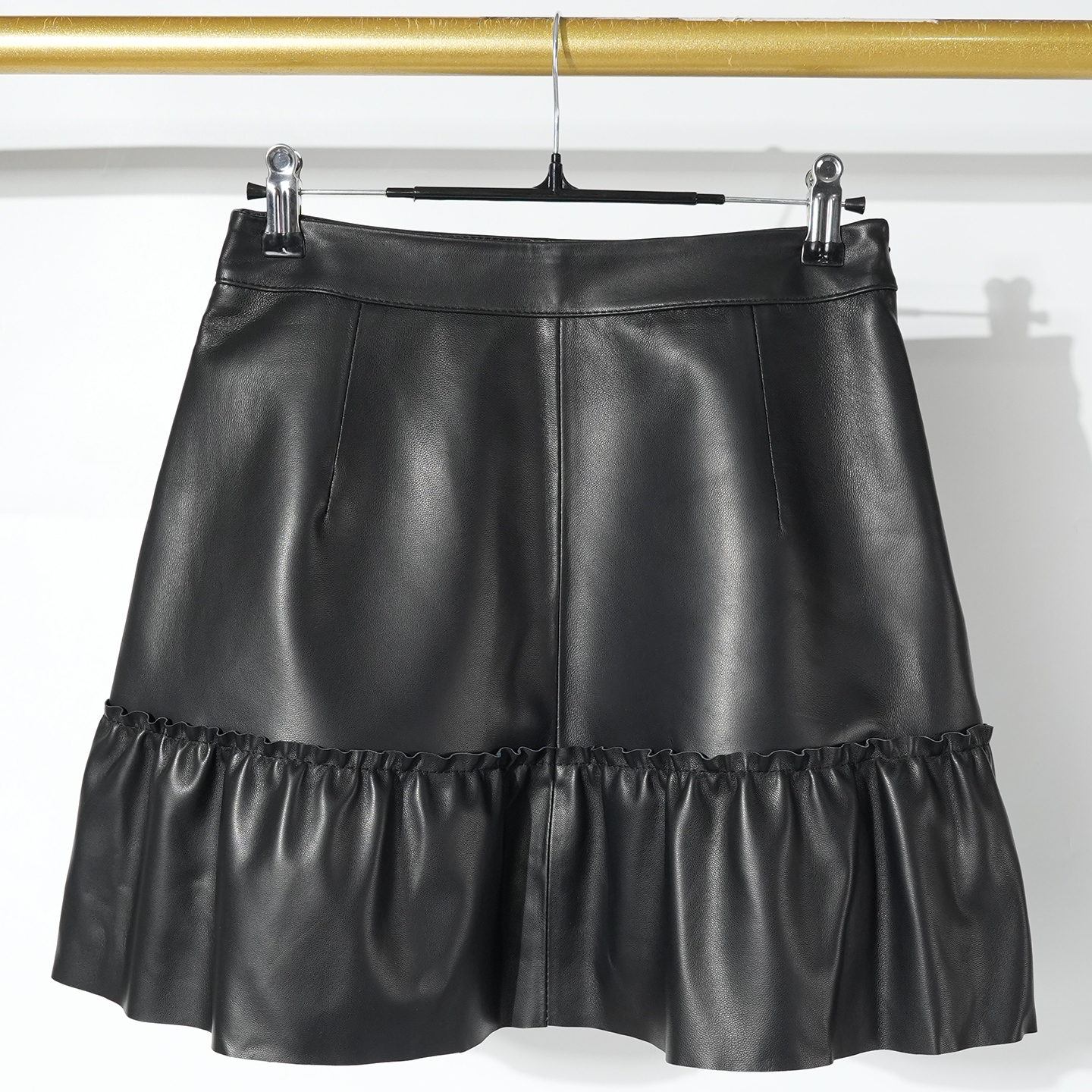 2025秋季百搭高腰荷叶边真皮半身裙女士高级绵羊皮裙a字短裙子