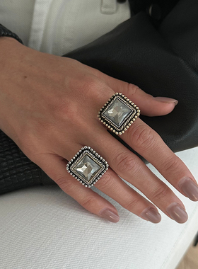 2026新款复古镶钻方形女士戒指
