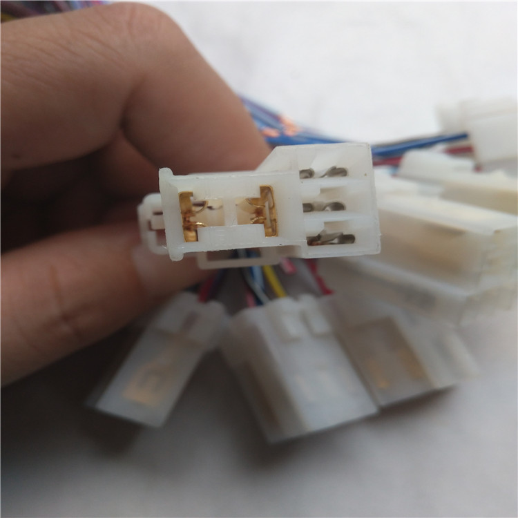 汽车电喷继电器插座 4插 5插通用小型继电器插座电喷插 进口花线