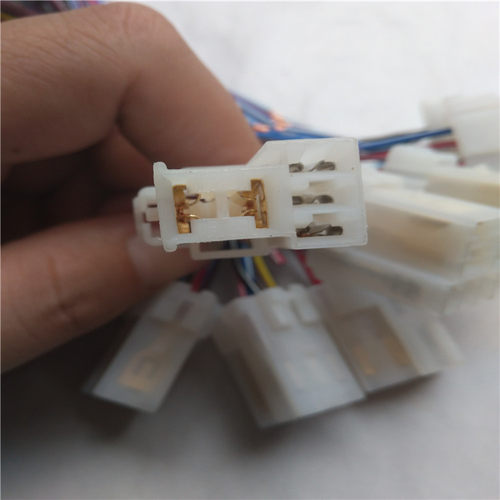 汽车电喷继电器插座 4插 5插通用小型继电器插座电喷插 进口花线