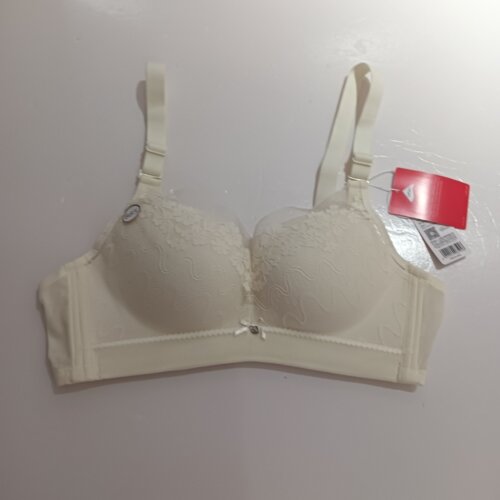 都市丽人LBH2M2新款女士立体薄杯舒适透气聚拢收副乳三排B杯文胸
