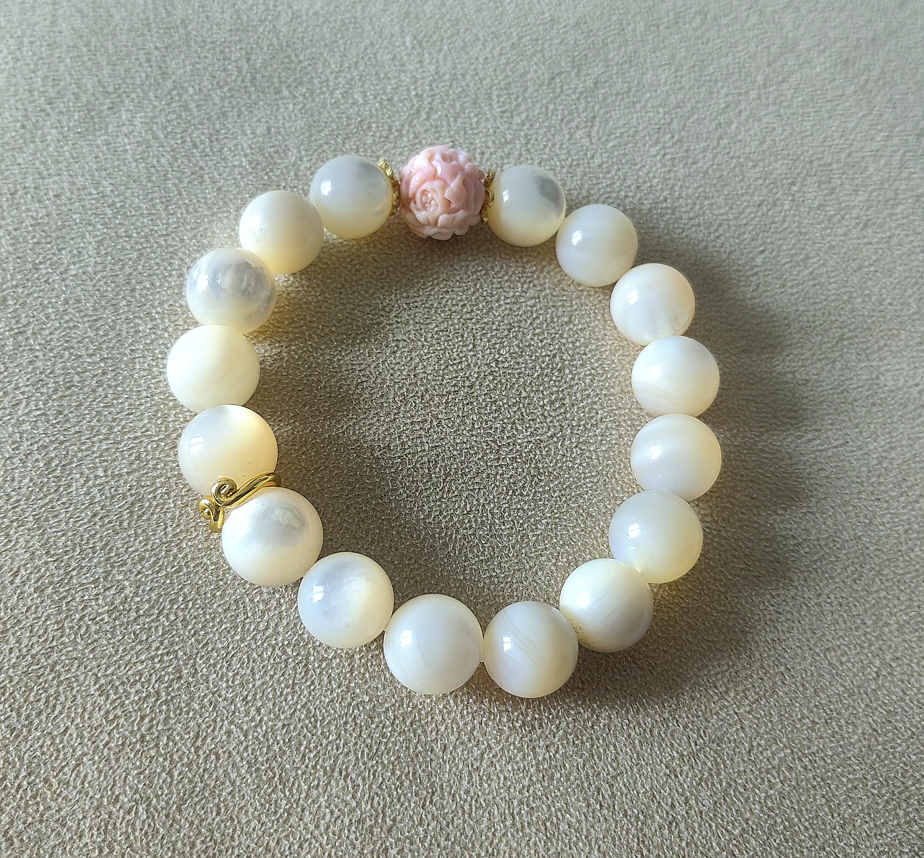 474～天然老鱼骨搭配女王贝牡丹花球纯银配饰小清新闺蜜手串