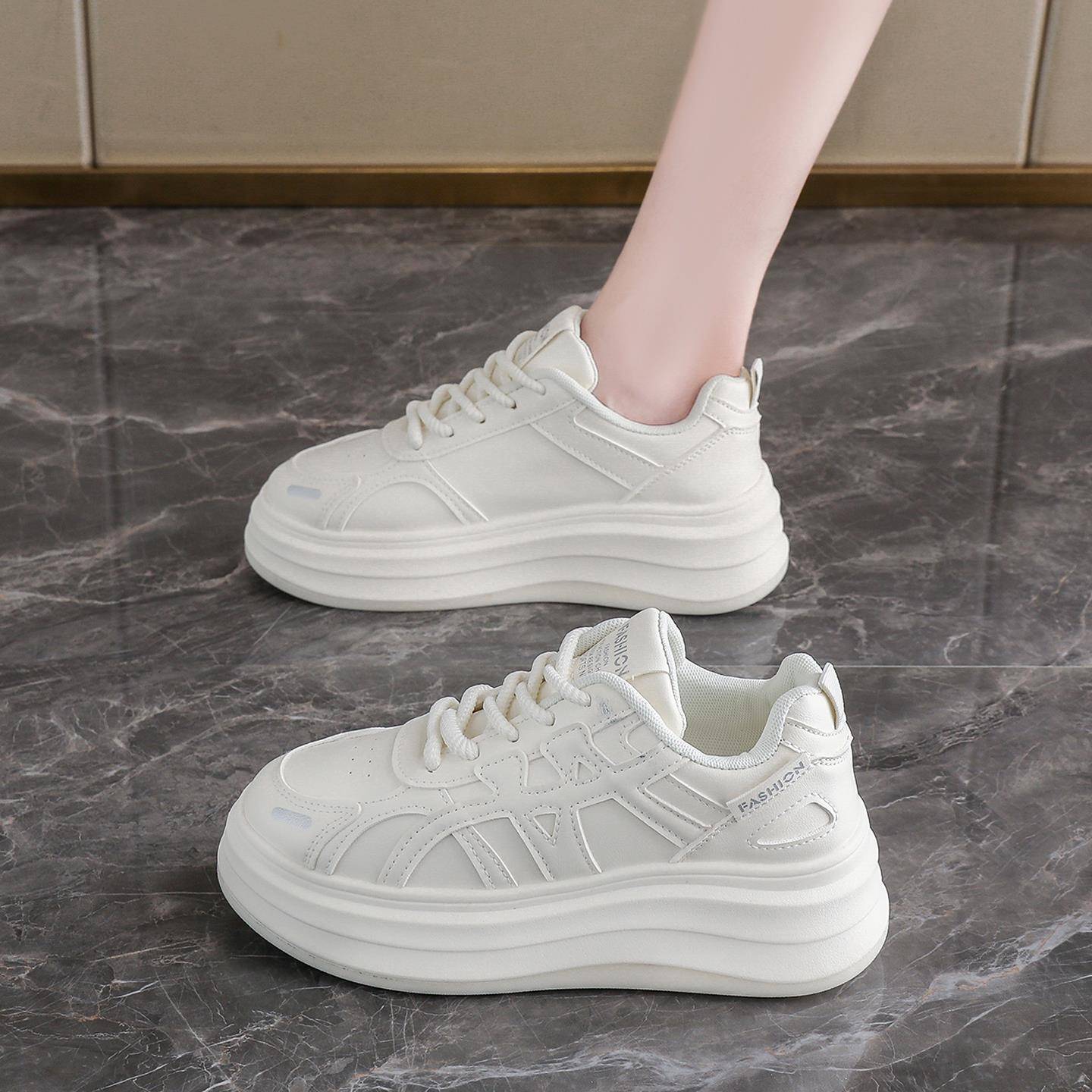 厚底小白鞋女款2025新款秋季皮面防滑松糕鞋巨好看通勤老爹运动鞋