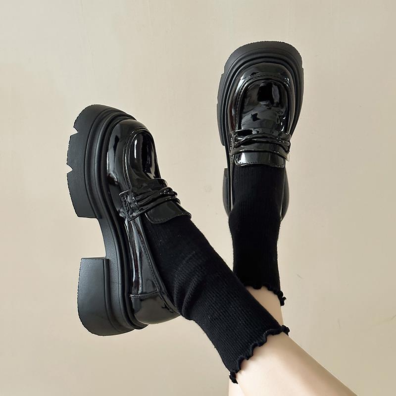 黑色小皮鞋女2025新款春秋高级感亮面方头乐福鞋厚底粗跟工作单鞋