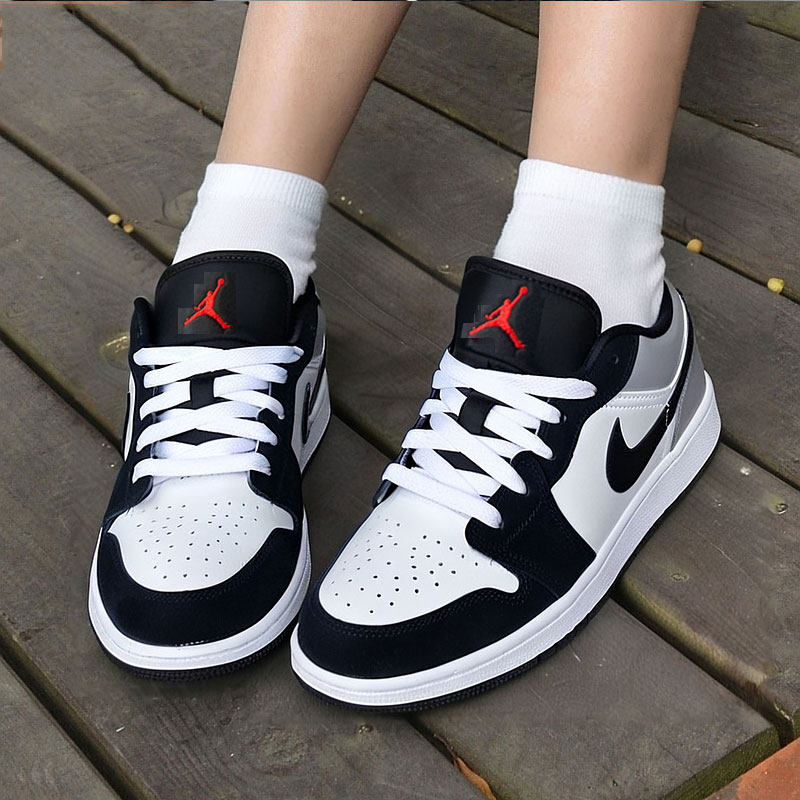 Nike耐克Air Jordan 1低帮板鞋女鞋大童鞋新款休闲鞋运动鞋HF3188