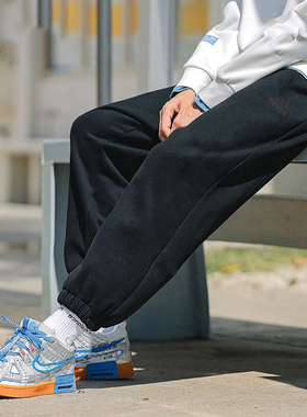 Adidas运动裤男2025春季新款宽松男士长裤篮球黑色束脚裤IC9770