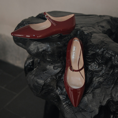 BIUCILI法式优雅尖头坡跟玛丽珍