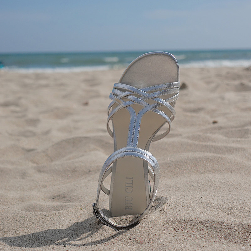 BIUCILI编织镂空露趾凉鞋