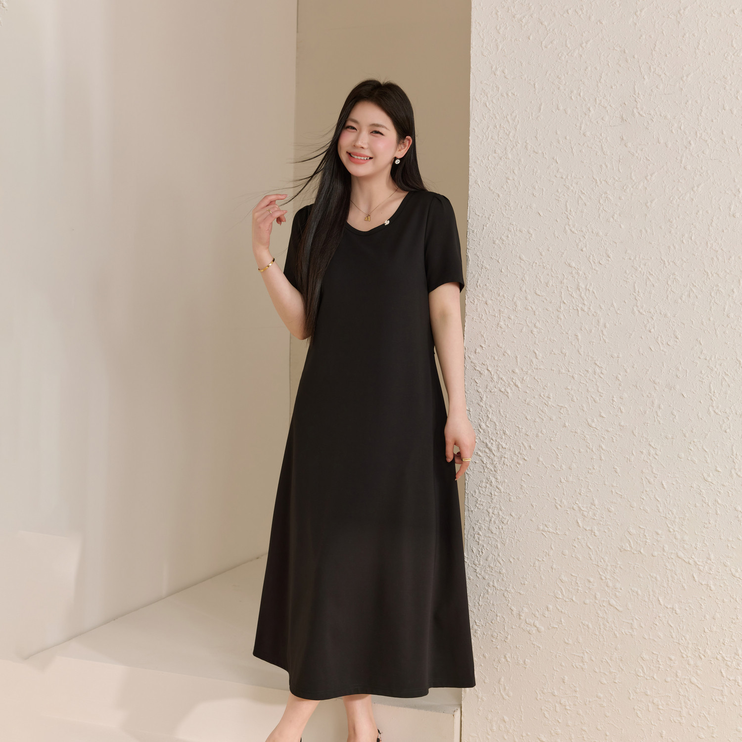【独特蕾丝拼接连衣裙】纤莉秀大码女装显瘦长裙胖mm2026夏装新款