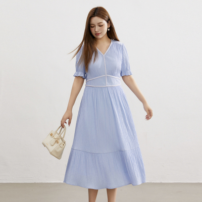 纤莉秀大码女装森系连衣裙小清新浅蓝色泡泡袖V领裙子胖mm夏新款