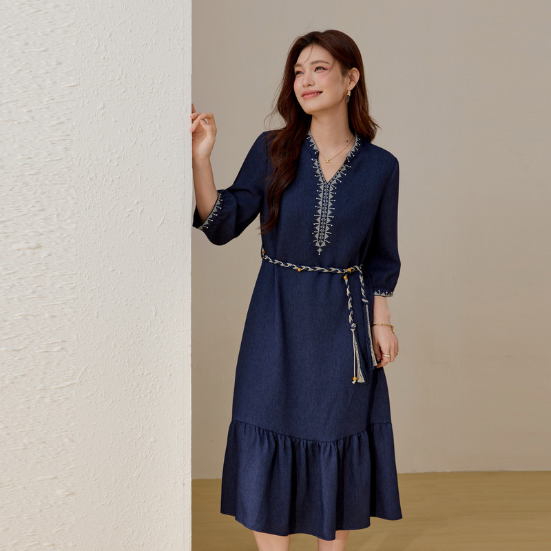【复古藏蓝色连衣裙】纤莉秀大码女装文艺编织腰带长胖mm春装新款