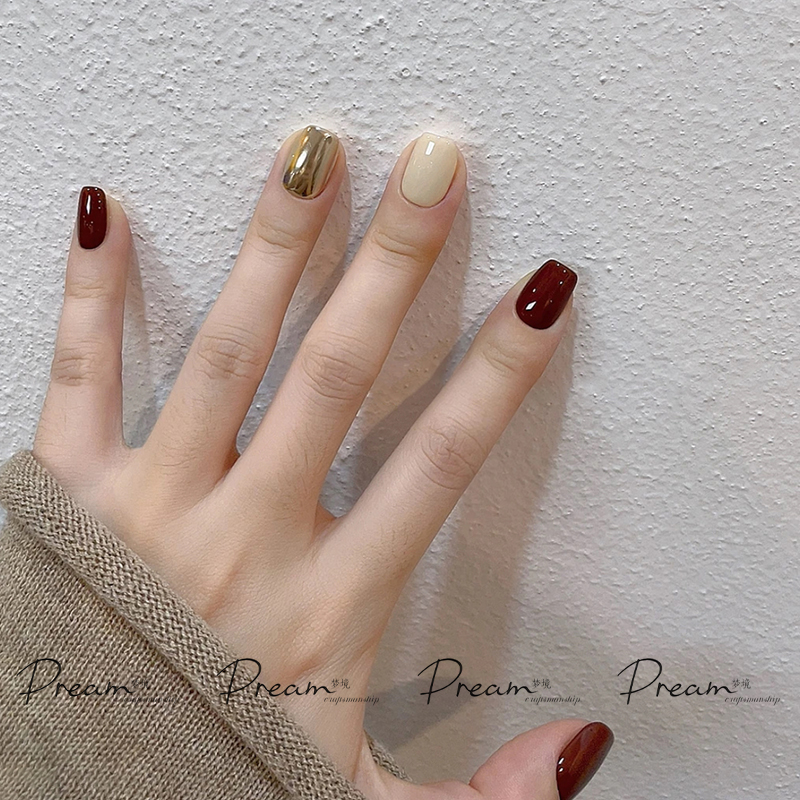 DREAM 纯手工穿戴甲短款高级感轻奢简约显白秋冬成品美甲指甲贴片