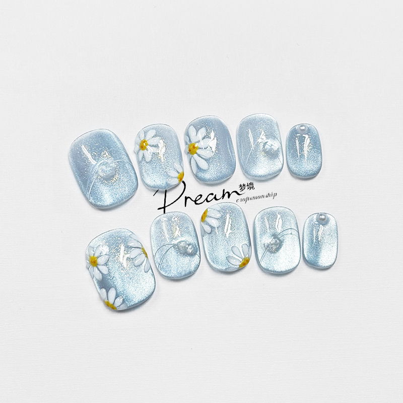 DREAM 仲夏雏菊蓝色猫眼纯手工穿戴甲短款高级感显白豆豆美甲贴片