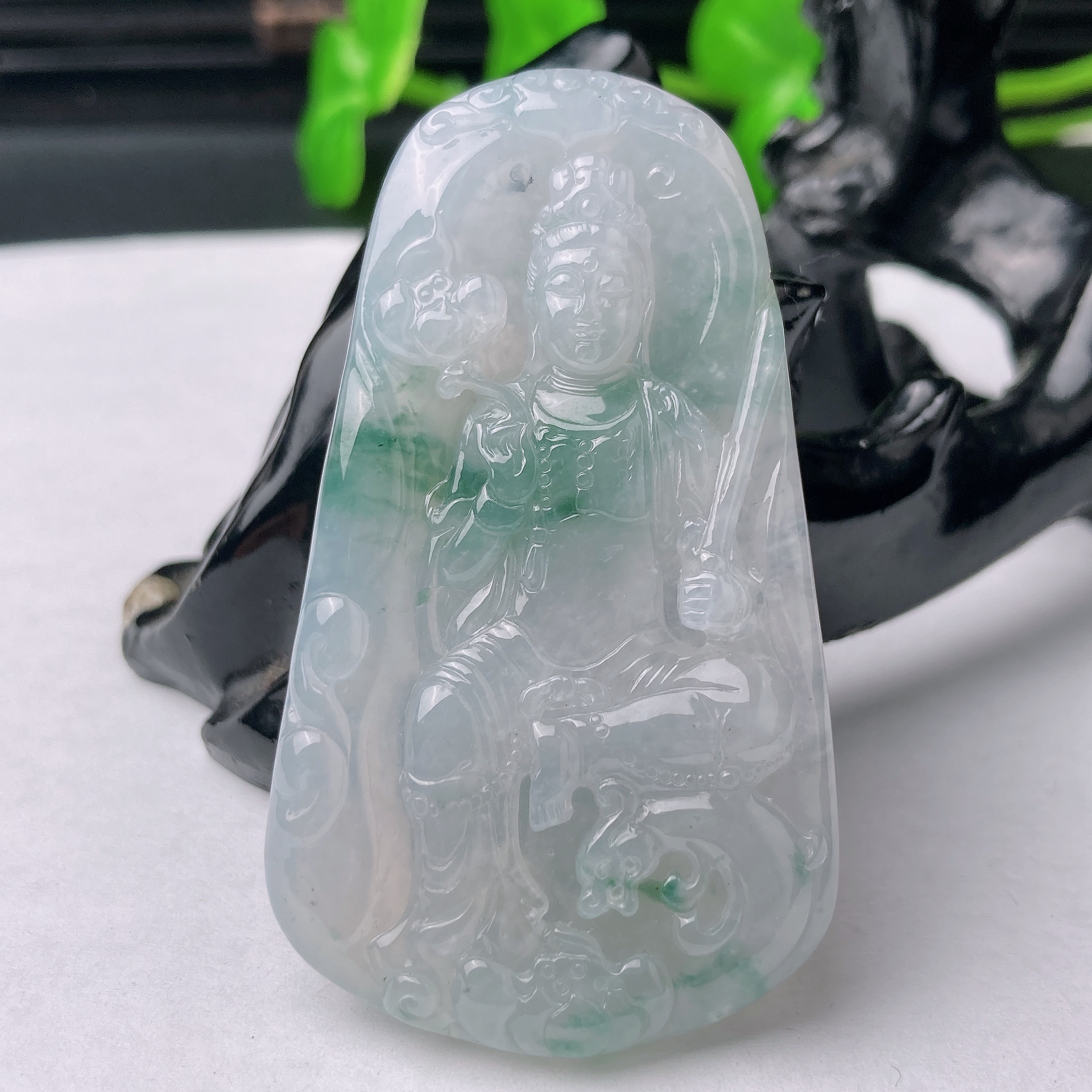 守护神大势至菩萨男女吊坠翡翠