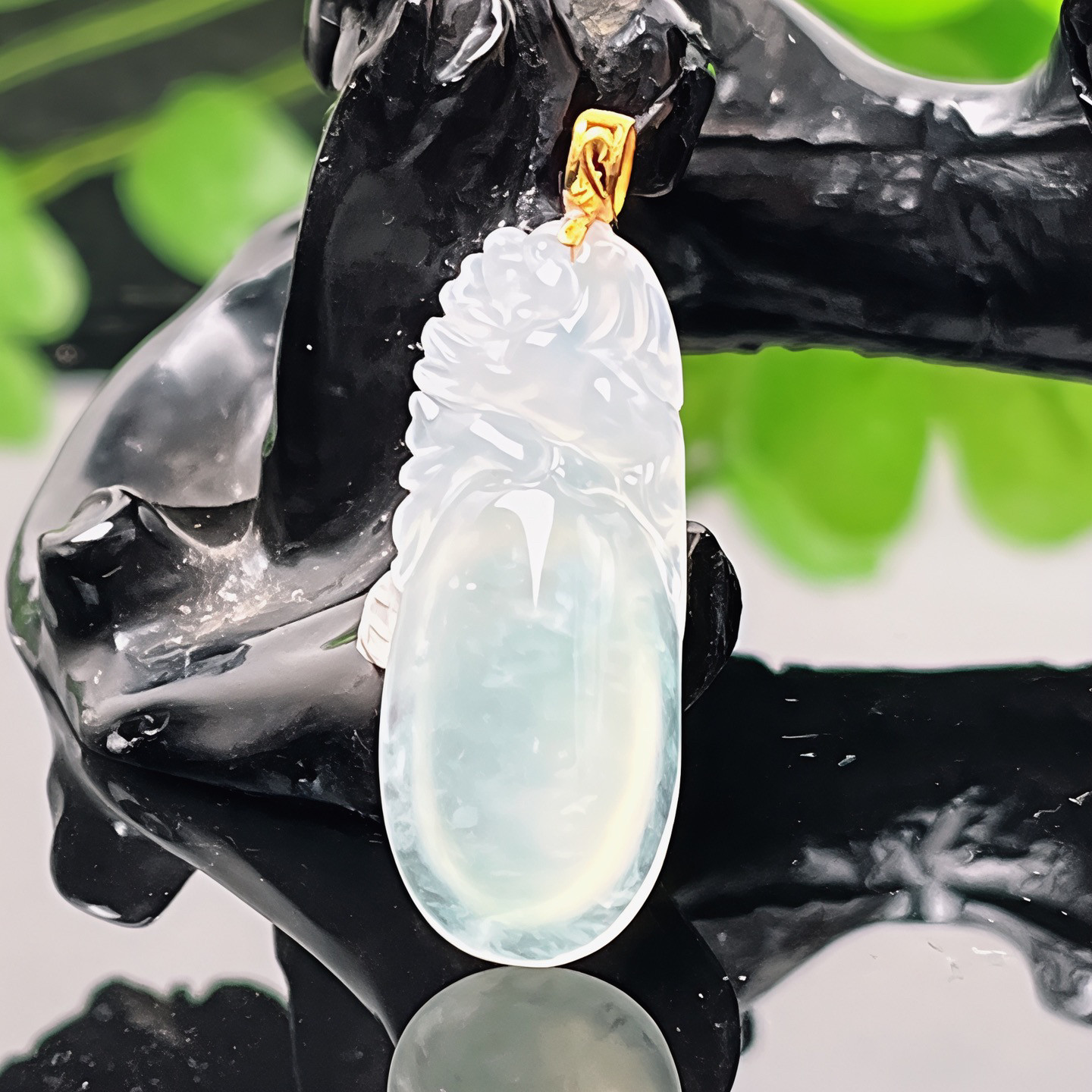 缅甸天然翡翠A货珠宝带证书-18K金镶冰种福瓜吊坠