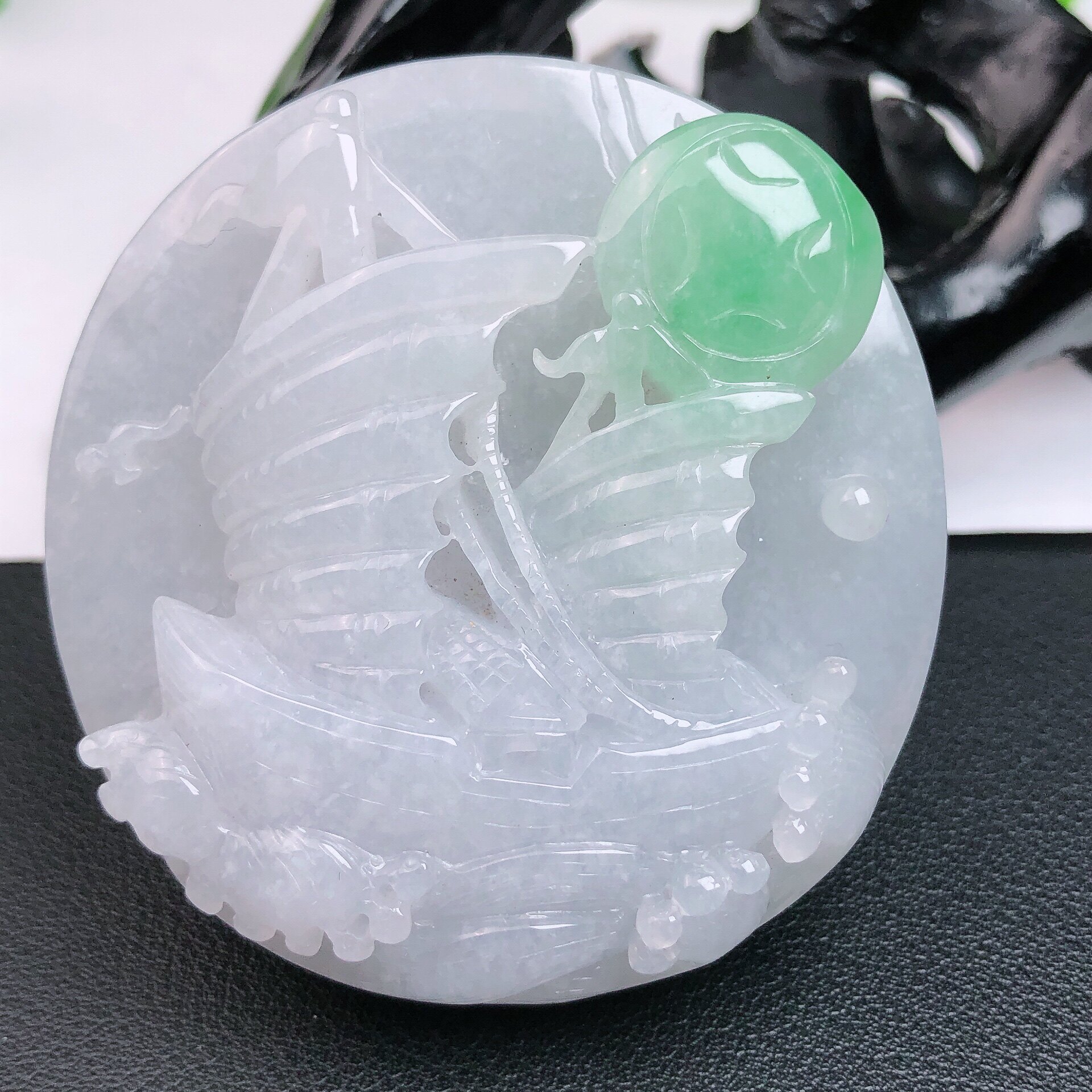 缅甸天然A货翡翠玉石冰种飘绿精雕一帆风顺吊坠挂件