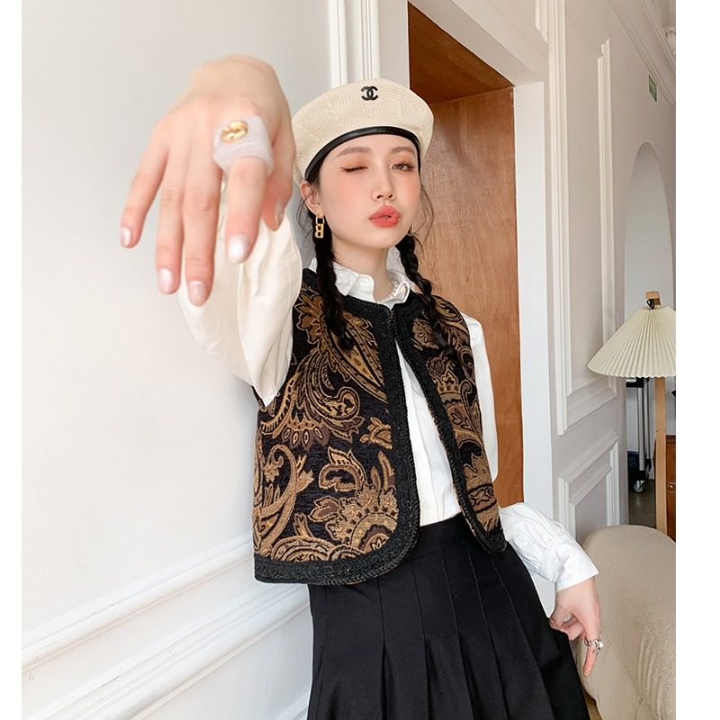2023秋冬装新款复古提花短款马夹叠穿精致绣花边马甲外套女