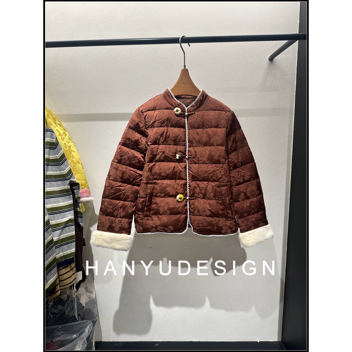 立领新中式风排扣常规羽绒女士