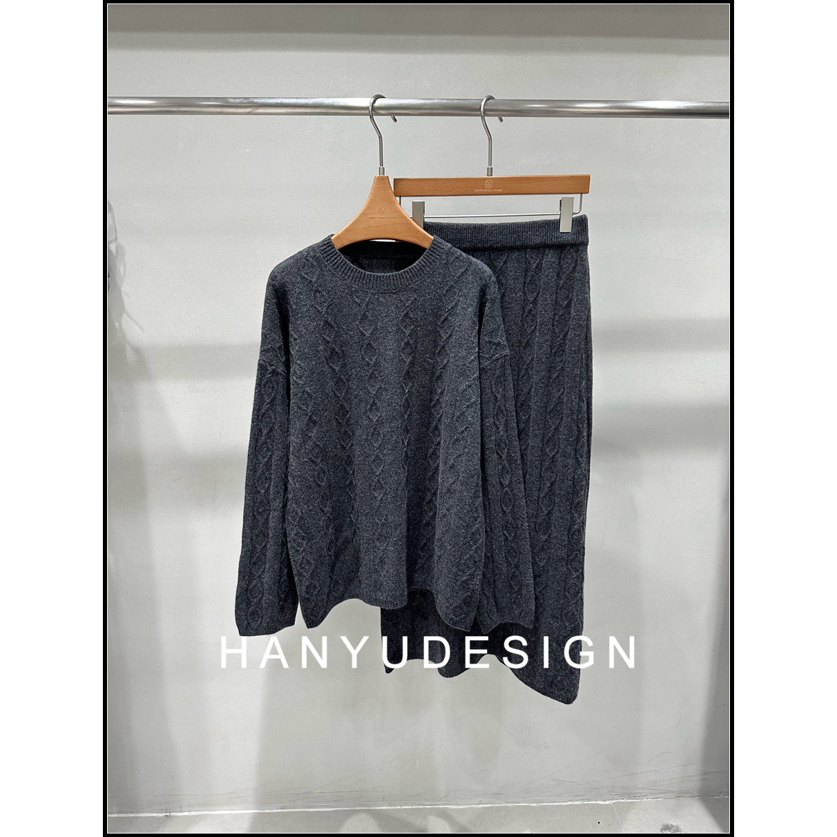 韩钰DESIGN100%绵羊毛针织毛衣